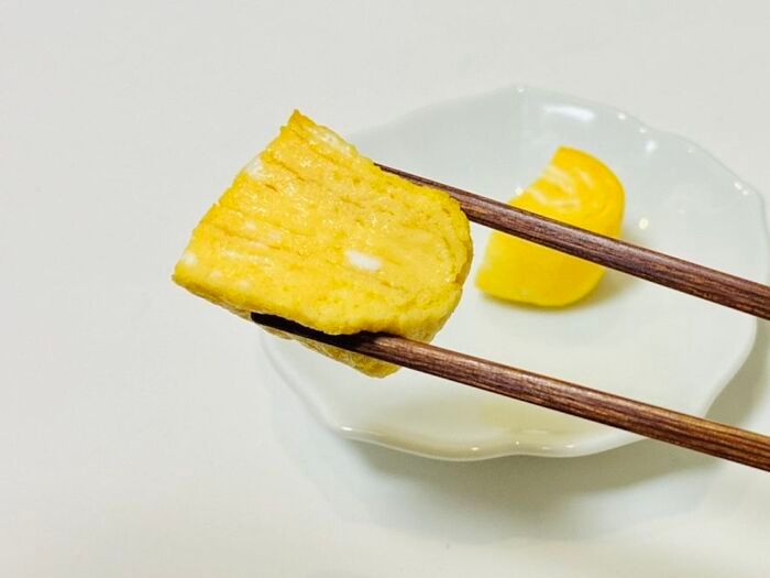 『炭酸水×卵』を試した結果→見た目からもう違う！？想像以上に“ふわっふわ”な卵焼き裏ワザ。