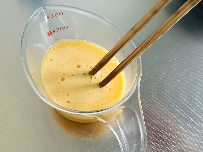 『炭酸水×卵』を試した結果→見た目からもう違う！？想像以上に“ふわっふわ”な卵焼き裏ワザ。