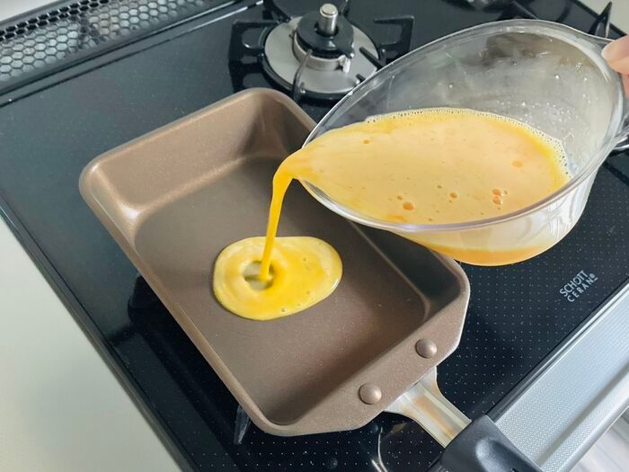 『炭酸水×卵』を試した結果→見た目からもう違う！？想像以上に“ふわっふわ”な卵焼き裏ワザ。