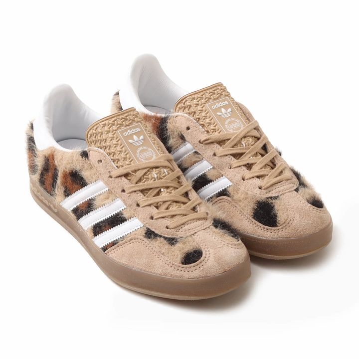 アディダス オリジナルスの「ガゼル インドア」¥18,700