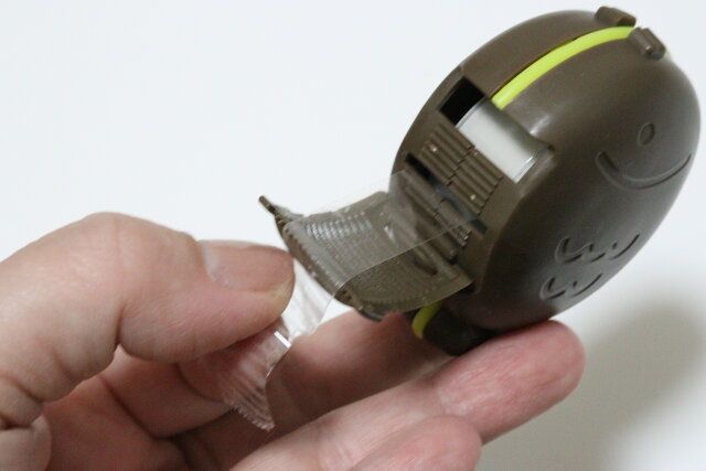 ダイソーのテープホルダー たいやきの切れ味