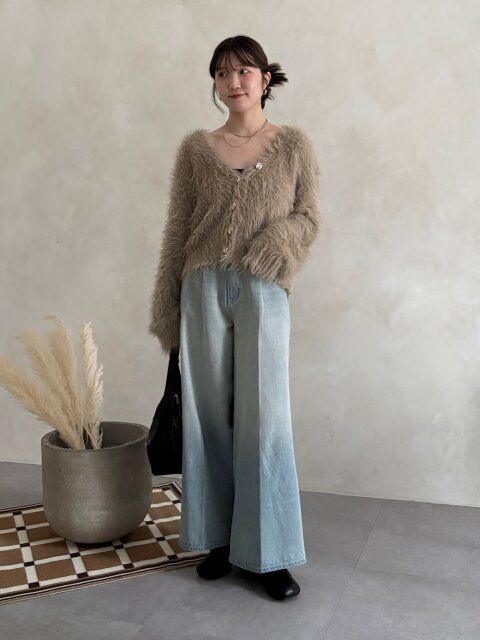 2025秋シャギーニットカーディガン淡色コーデ