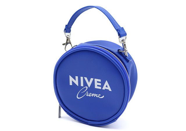 宝島社付録ニベア青缶ポーチそっくり