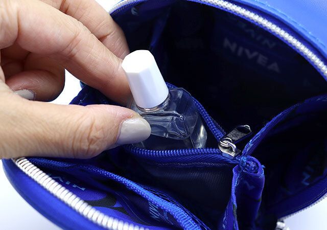 宝島社付録ニベア青缶ポーチジッパー付きメッシュポケット