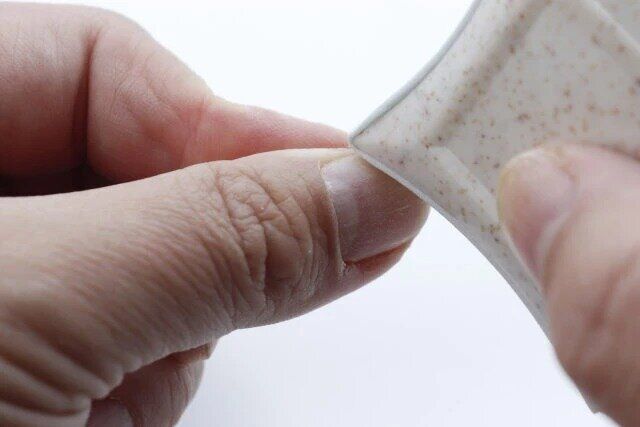 ダイソーの優秀なネイルケアブロック（4ステップ、麦わら）