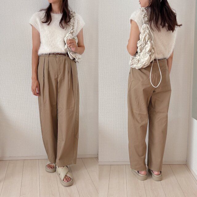 チノパンツで上品カジュアル