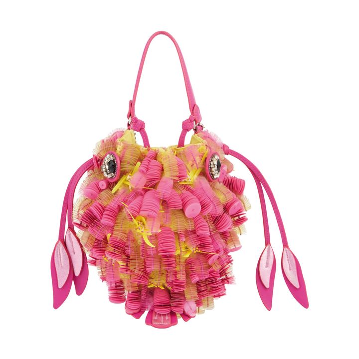 バッグ 本体 H21cm￥242,000／ANYA HINDMARCH（アニヤ・ハインドマーチ ジャパン）