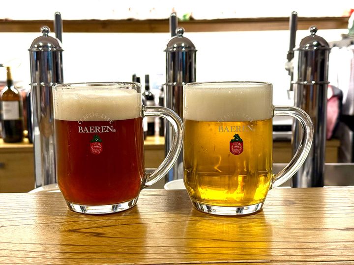 「N クラシック」（右）と、爽快感のある苦味を秘めた「アルト」