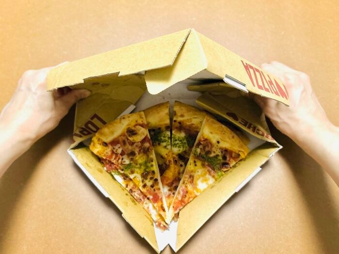 ピザの大箱、折ってみたら…冷蔵庫にそのまま入る〈ピザ用小箱〉が便利すぎる！