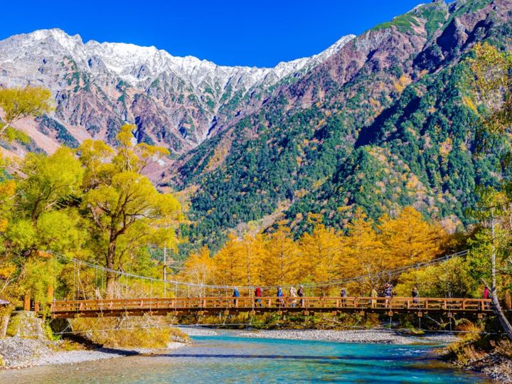 All About ニュース編集部が全国250人を対象に実施した「紅葉スポット」に関するアンケートの調査結果から、「好き＆行ってみたい長野県の紅葉スポット」ランキングを発表！ 2位「上高地（河童橋付近）」を抑えた1位は？