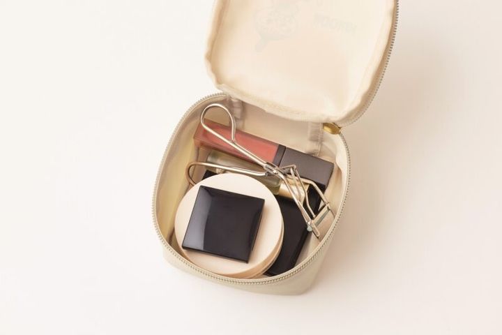 GLOW1・2月合併号特別付録 ムーミンの収納マルチポーチ 小さいポーチは、コスメやガジェットに