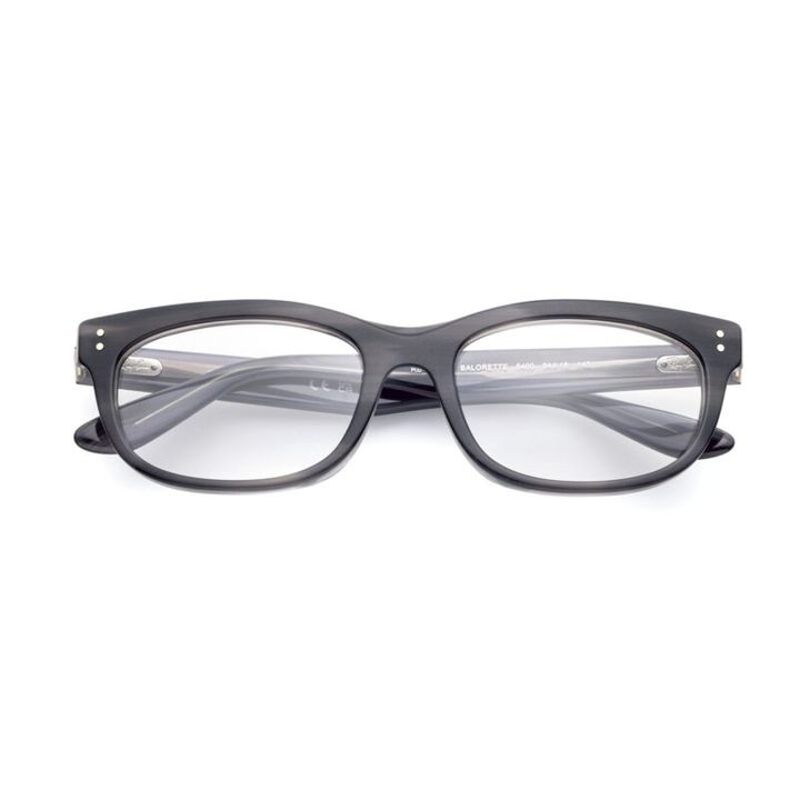 2万5740円（レイバン／ルックスオティカジャパン カスタマーサービス）