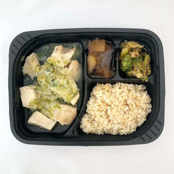 ダイエット、ボディメイク、冷凍弁当、宅配冷凍弁当、しっとり蒸し鶏とネギたっぷりの特製塩ダレ、筋肉食堂デリ、試食