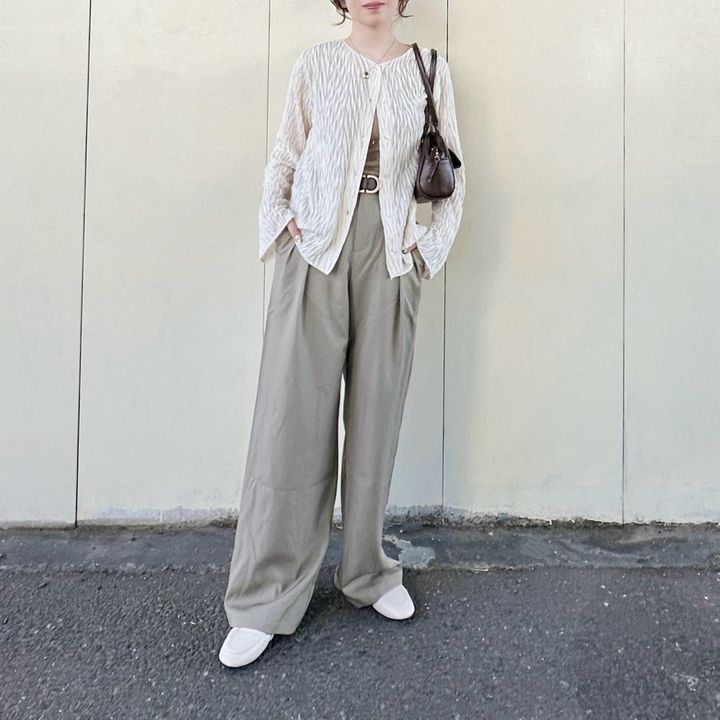 画像: やわらかカラーに映えるアクセントバッグ