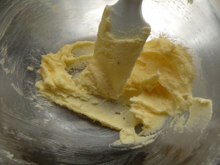 満足感たっぷり！「ブラックサンダーのスティックケーキ」