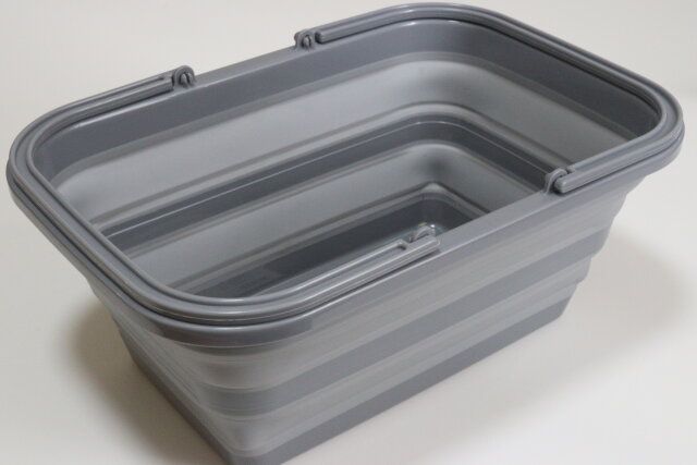 ダイソーの折りたたみソフトバスケット（9.35L）3