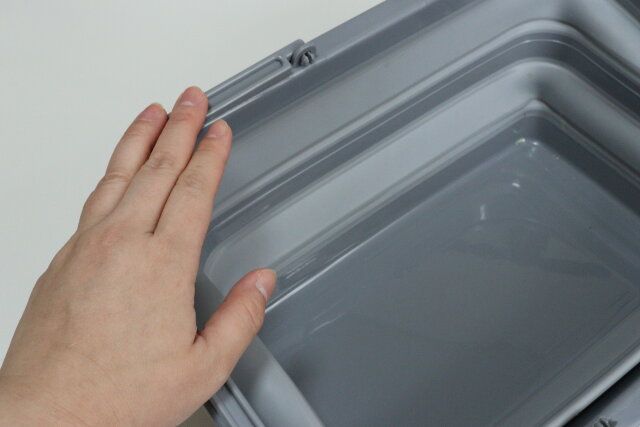 ダイソーの折りたたみソフトバスケット（9.35L）4