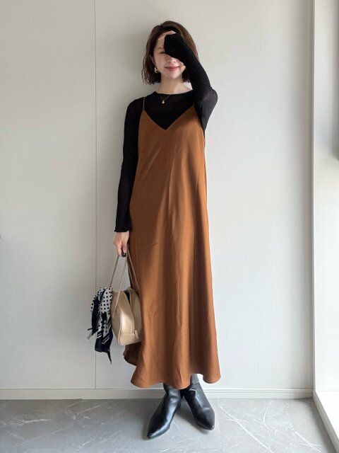 スタイル03：シアーカットソー×ブーツの秋コーデ