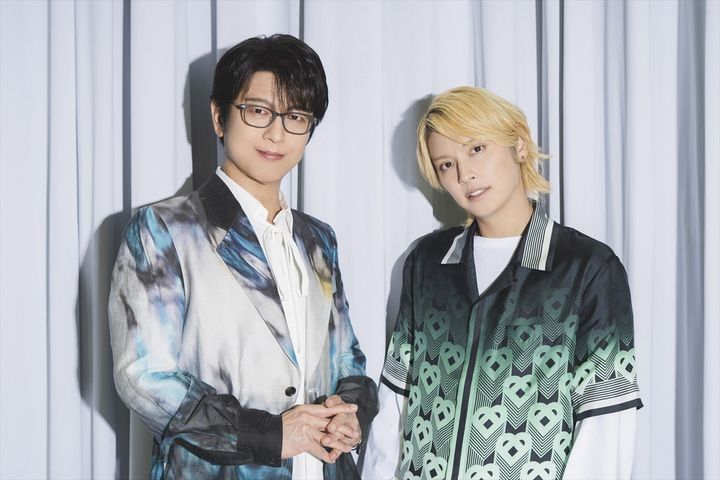 （左から）及川光博、手越祐也 クランクイン！ 写真：上野留加 width=