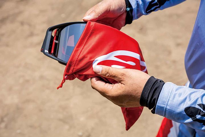 【Alpinestars スーパーテックゴーグル】歪みゼロでクリアな視界！ レンズ交換もクイック【編集スタッフが本気で試す！みんなのテスト】