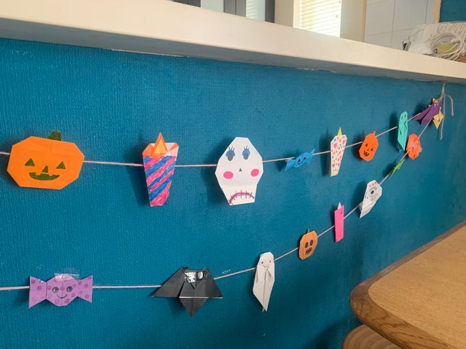 子どもと一緒に「おりがみハロウィン」を作ってみました♪ 毛糸で繋いでガーランドにアレンジ！【編集部スタッフが作ってみた！】の画像2