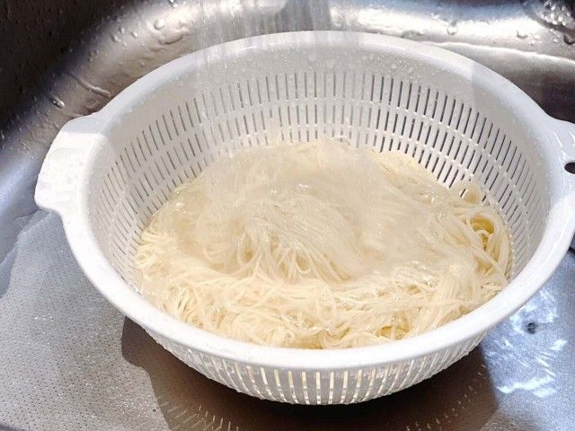 茹でないそうめん
