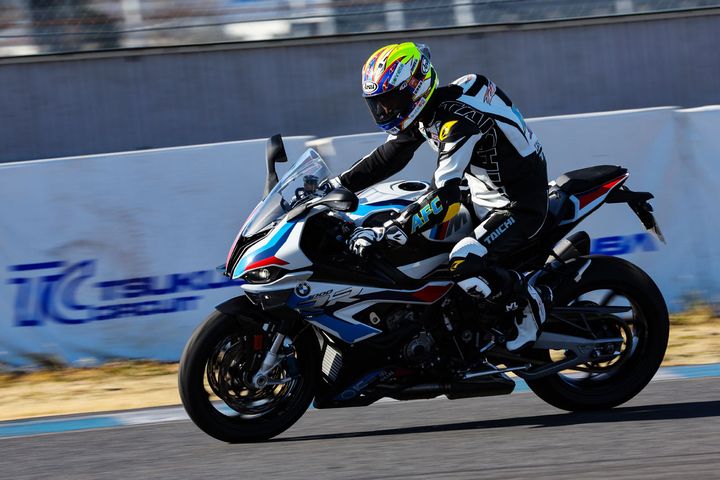 【青木宣篤流フィジカルトレーニング：05】このオフシーズン中に走れる身体を作ろう！【ワンレッグプランク／レッグリフトクランチ／etc】