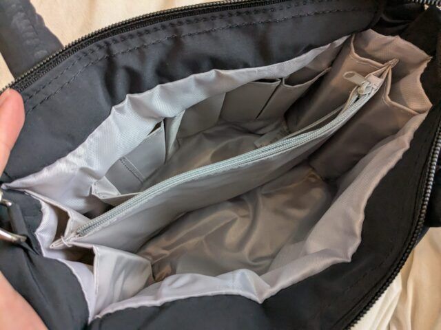 仕切りバッグ中身