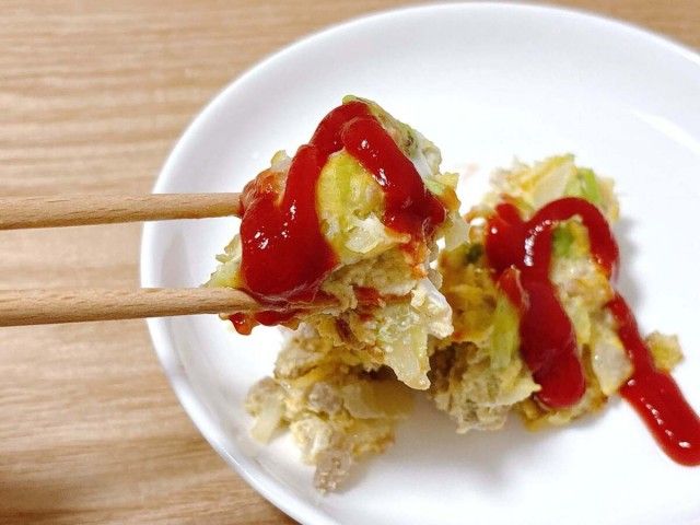 キャベツとひき肉のオムレツ