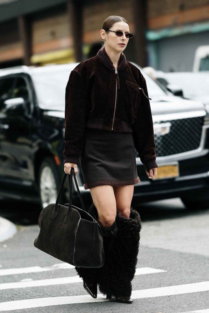 画像: 黒のなかに溶け込ませる