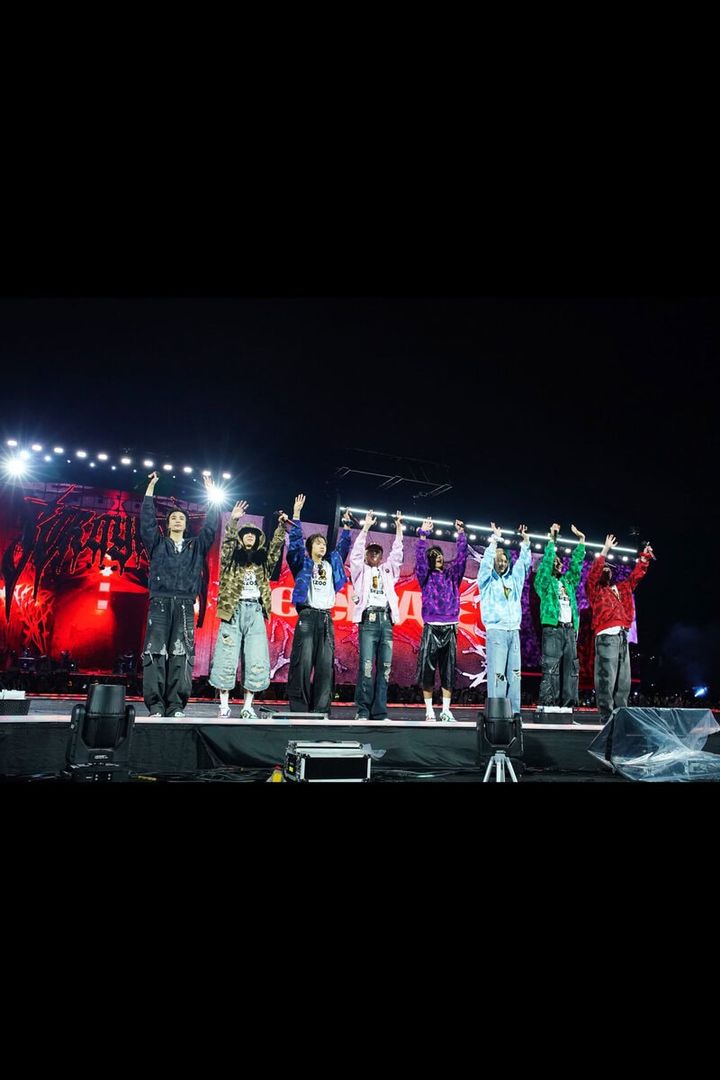 限定コレクション「BAPE® × STRAY KIDS」は、Stray Kidsの4枚目のスタジオアルバム『KARMA』のリリース、そしてワールドツアー「dominATE : celebrATE」アンコール公演の成功を記念し、2025年10月にローンチされます。まさに、今年を代表するコラボレーションイベントとなるはずだ。