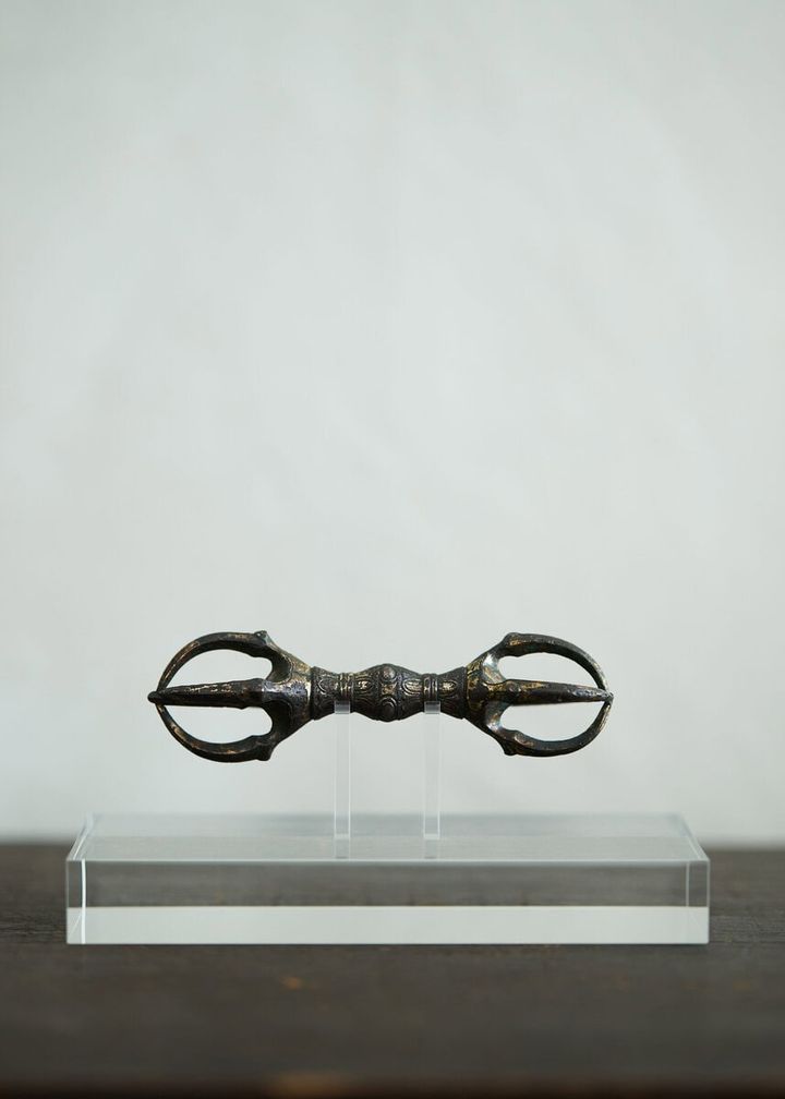 おしゃれな人の家にあるのは、アートでも観葉植物でもなく“仏像”だった。