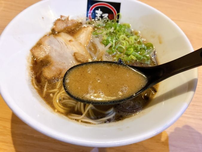 黒豚とんこつラーメン まるしん 行橋本店 黒まるラー麺