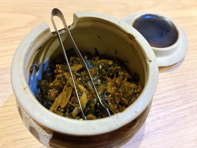 黒豚とんこつラーメン まるしん 行橋本店 高菜サービス