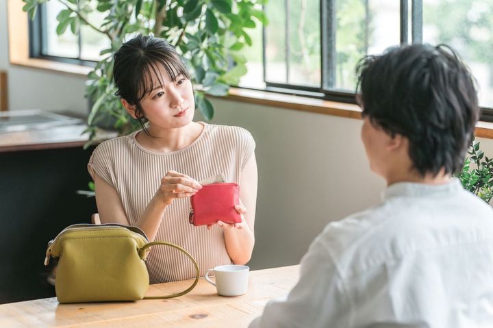 高収入男性がチェックしている「女性の金銭感覚」がバレる行動って？