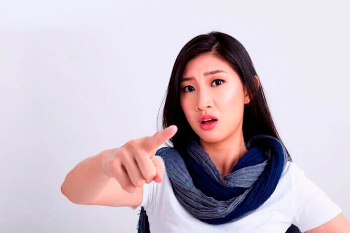 それって好き避け？嫌われてる？見極めたい5つのサイン