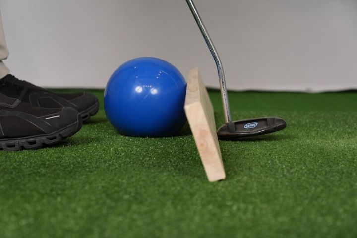 ペットボトルと紐でスイングが安定する⁉1日30分の屋内練習メニューをレッスン