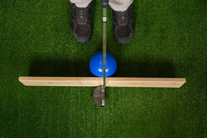 ペットボトルと紐でスイングが安定する⁉1日30分の屋内練習メニューをレッスン