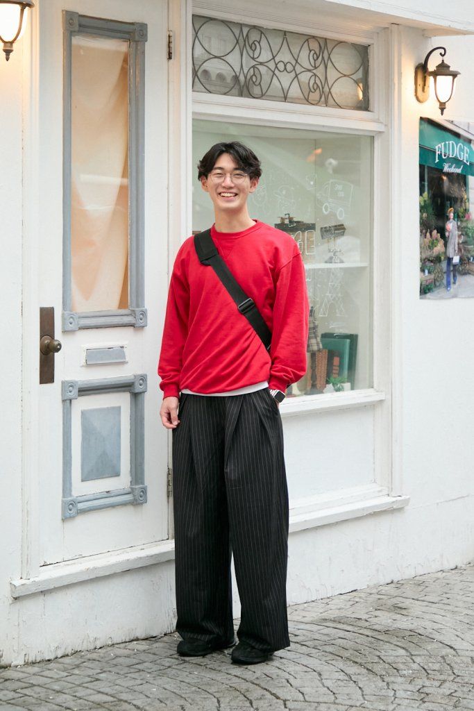 気分も色づく鮮やかな「赤」に釘付け！主役色を引き立てる秋のバランスコーデ【ファッジウィークエンド ファッションスナップ】