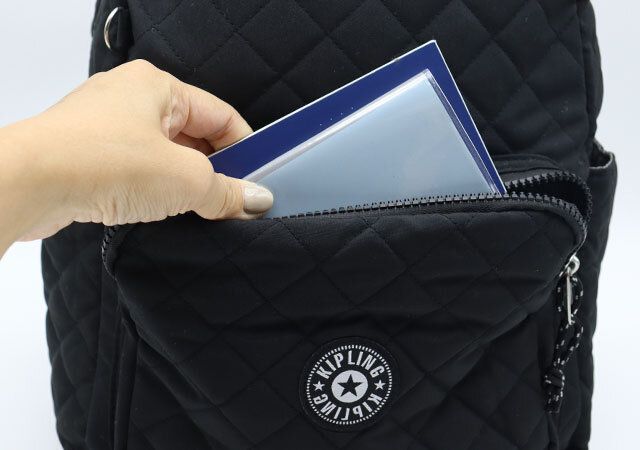 フロントポケット