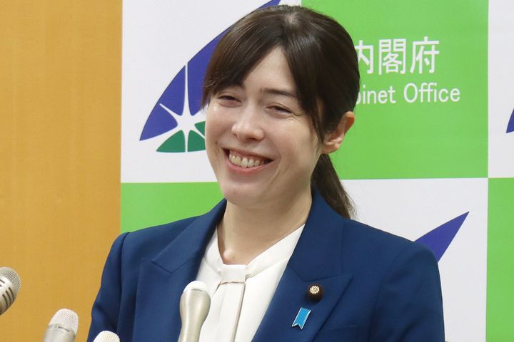 就任会見する小野田紀美経済安全保障担当相（2025年10月22日、時事）
