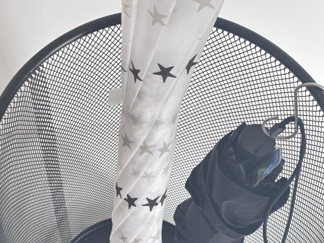 スチールメッシュ傘立て S字フック活用