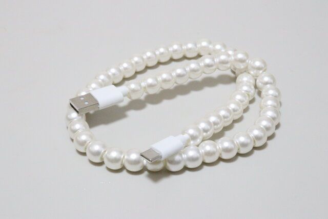 ダイソー パール調充電・転送ケーブル（AーC、5V／2A）