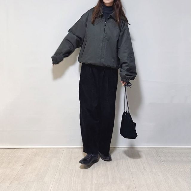 パフテックショートブルゾンのコーデ