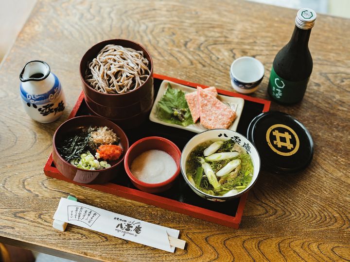 八雲庵の山陰名物をセットにした松江だより（三段割子、名物鴨汁、砂丘とろろ、赤てん）