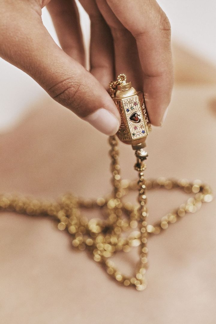 「ラブロケット」ペンダント（YG×ガーネット×ムーンストーン）￥770,000