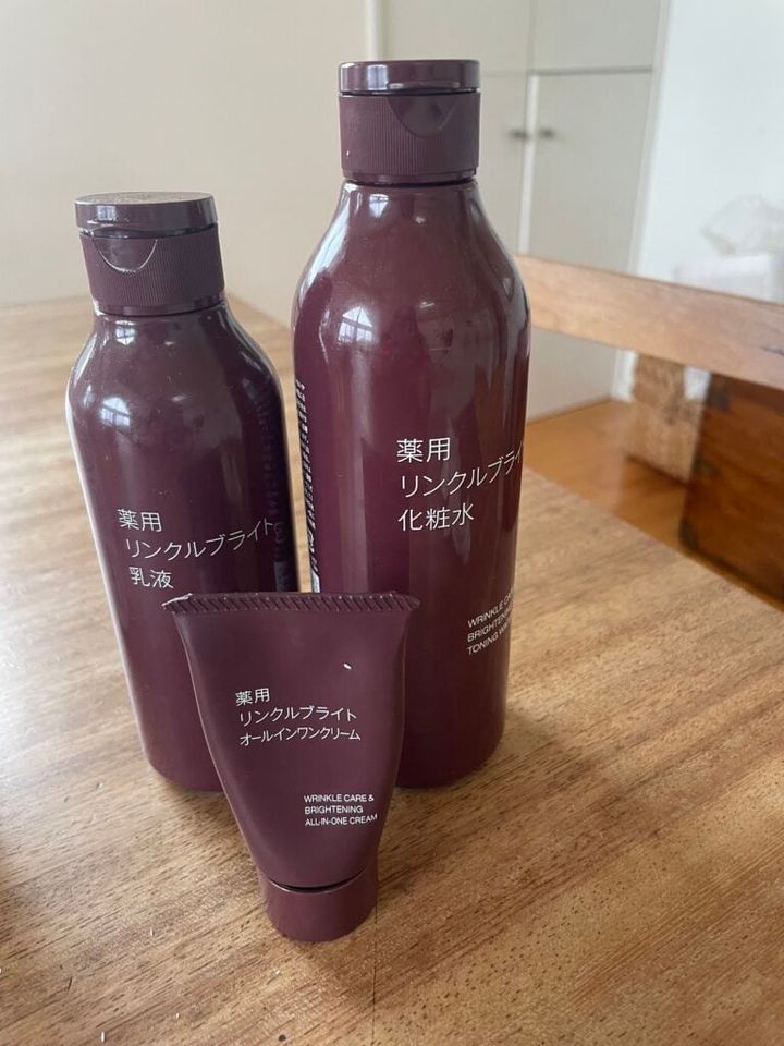 薬用リンクルブライト化粧水 200mL￥2,990、薬用リンクルブライト乳液 200mL ￥2,990、薬用リンクルブライトオールインワンクリーム（携帯用） 30g ￥750