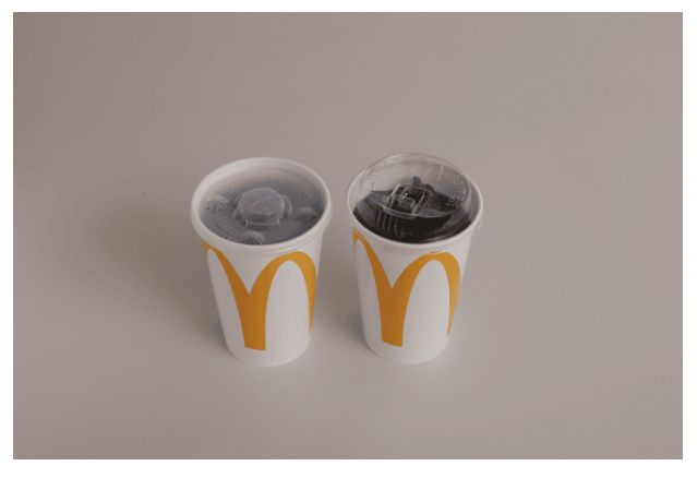 左：以前のフタ 右：新しいフタ