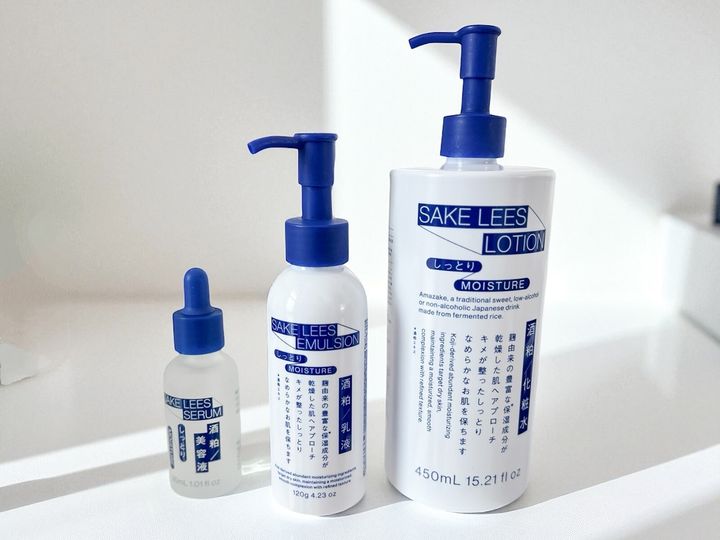 ダイソーの姉妹ブランドでもある「Standard Products（スタンダードプロダクツ）」から、初の国産基礎化粧品がシリーズで発売されました。今回は、化粧水、乳液、美容液など、実際に使ってみた感想をご紹介します。