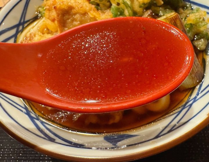 甘くて濃いめの醤油ベースのだし